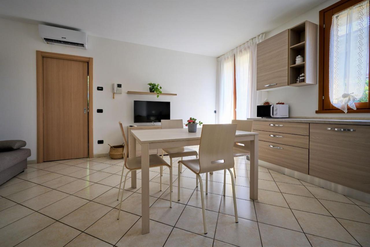 La Casa Dei Tigli - Bilocale Con Taverna E Giardino Gorgonzola Exterior foto
